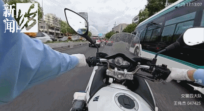 事发上海晚高峰！汹涌车流中<strong></p>
<p>莱特币</strong>，一男子绝望跳车，直奔民警而去……