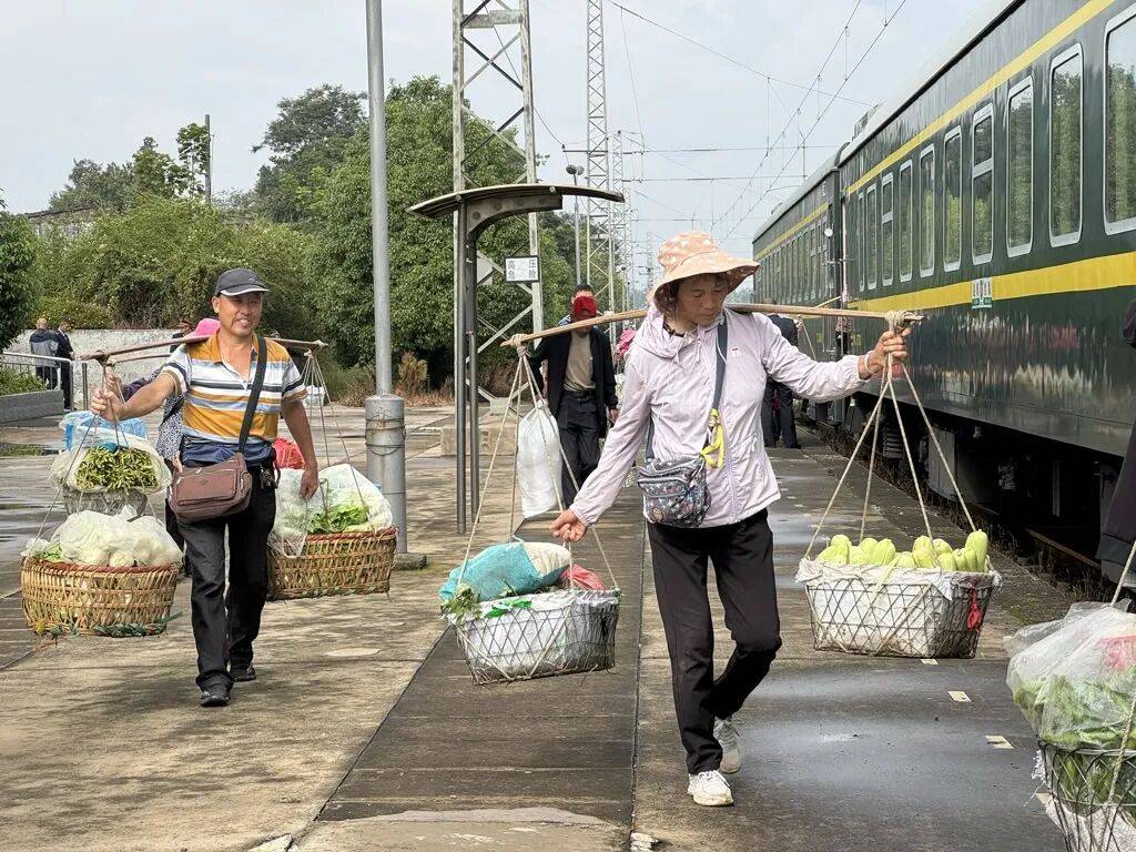 纸质火车票退场<strong></p>
<p>莱特币</strong>，每道折痕里都藏着远方、爱情与山河记忆
