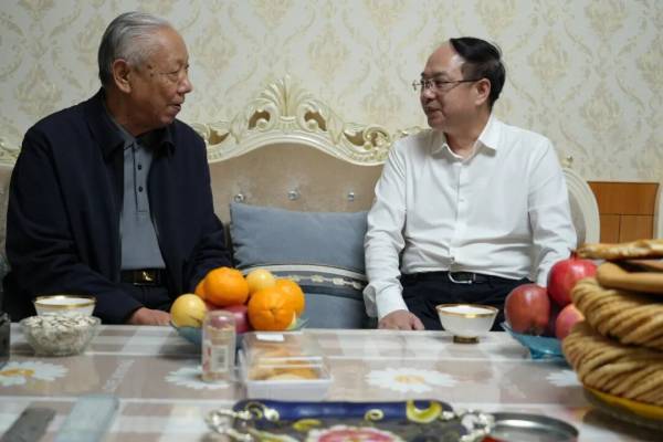 重庆市潼南区委书记文天平调任吐鲁番<strong></p>
<p>莱特币</strong>，多人跨省联动调整