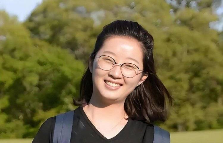 章莹颖男友国庆探望章父并协助直播<strong></p>
<p>莱特币价格今日行情</strong>，网友劝其早点结婚，本人回应