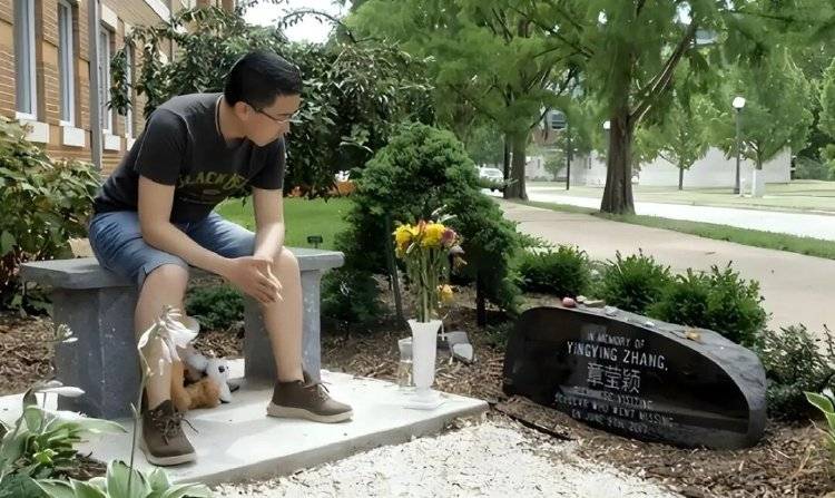 章莹颖男友国庆探望章父并协助直播<strong></p>
<p>莱特币价格今日行情</strong>，网友劝其早点结婚，本人回应