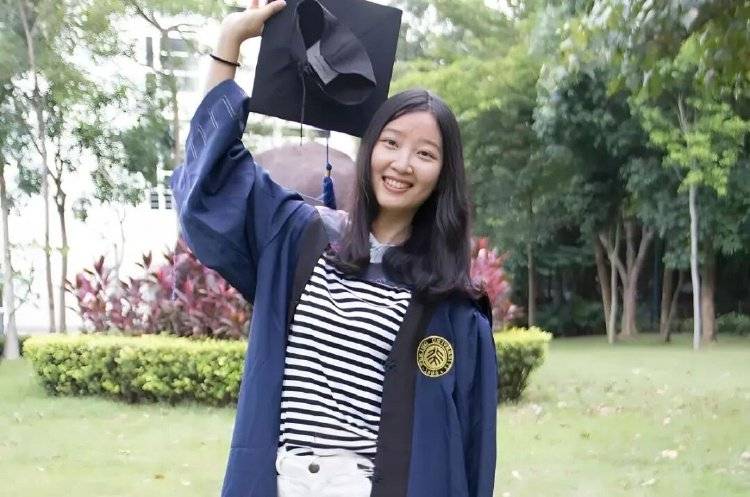 章莹颖男友国庆探望章父并协助直播<strong></p>
<p>莱特币价格今日行情</strong>，网友劝其早点结婚，本人回应