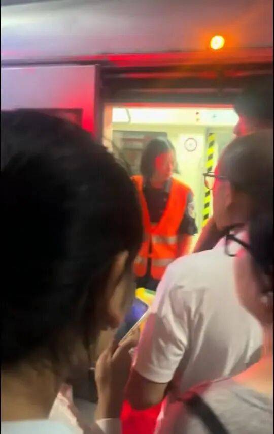 大连地铁发生故障停运一小时<strong></p>
<p>莱特币价格今日行情</strong>，目击者称看到120和警车，工作人员否认列车和人相撞，故障原因在落实中