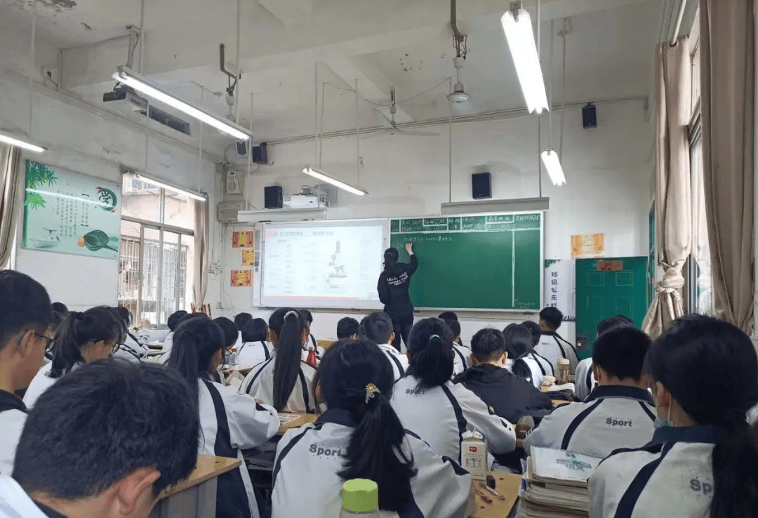 江西上饶初中生物教师郑忆晴因病去世<strong></p>
<p>莱特币价格今日行情</strong>，年仅35岁
