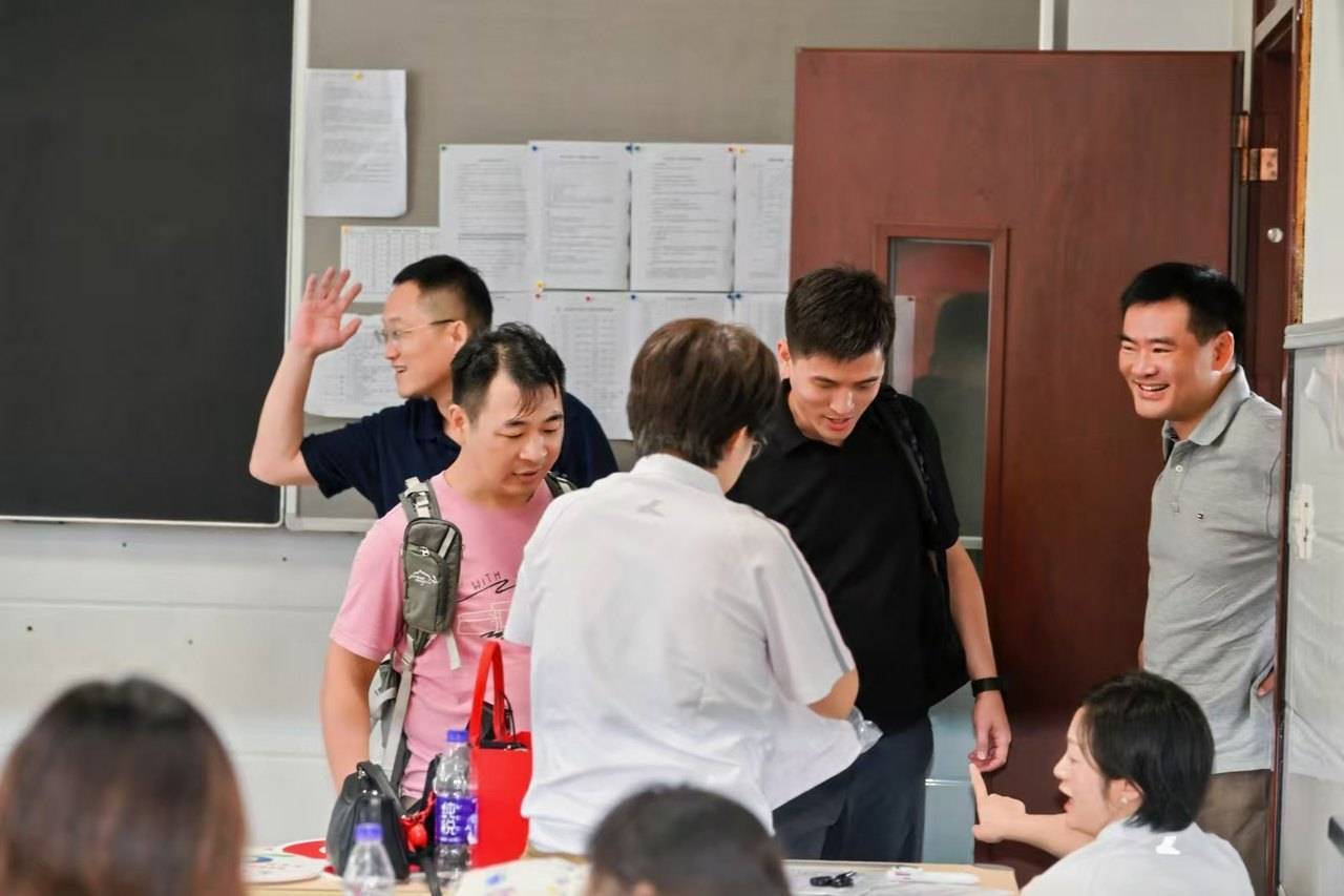 那个让老师骄傲的“调皮”班级！30年同学聚会<strong></p>
<p>莱特币价格</strong>，还伴有一封来自贵州的感谢信