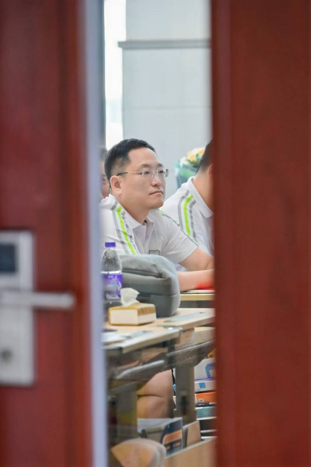 那个让老师骄傲的“调皮”班级！30年同学聚会<strong></p>
<p>莱特币价格</strong>，还伴有一封来自贵州的感谢信