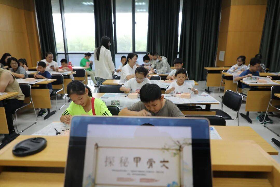 金坛图书馆国庆中秋活动精彩回顾 | 举国同欢庆<strong></p>
<p>莱特币价格</strong>，月满聚中秋