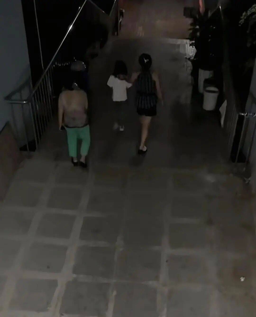 7岁女孩中秋节到同学家玩<strong></p>
<p>欧易交易所</strong>，2天无人来接，警察上门发现，其单亲父亲已在家中离世……