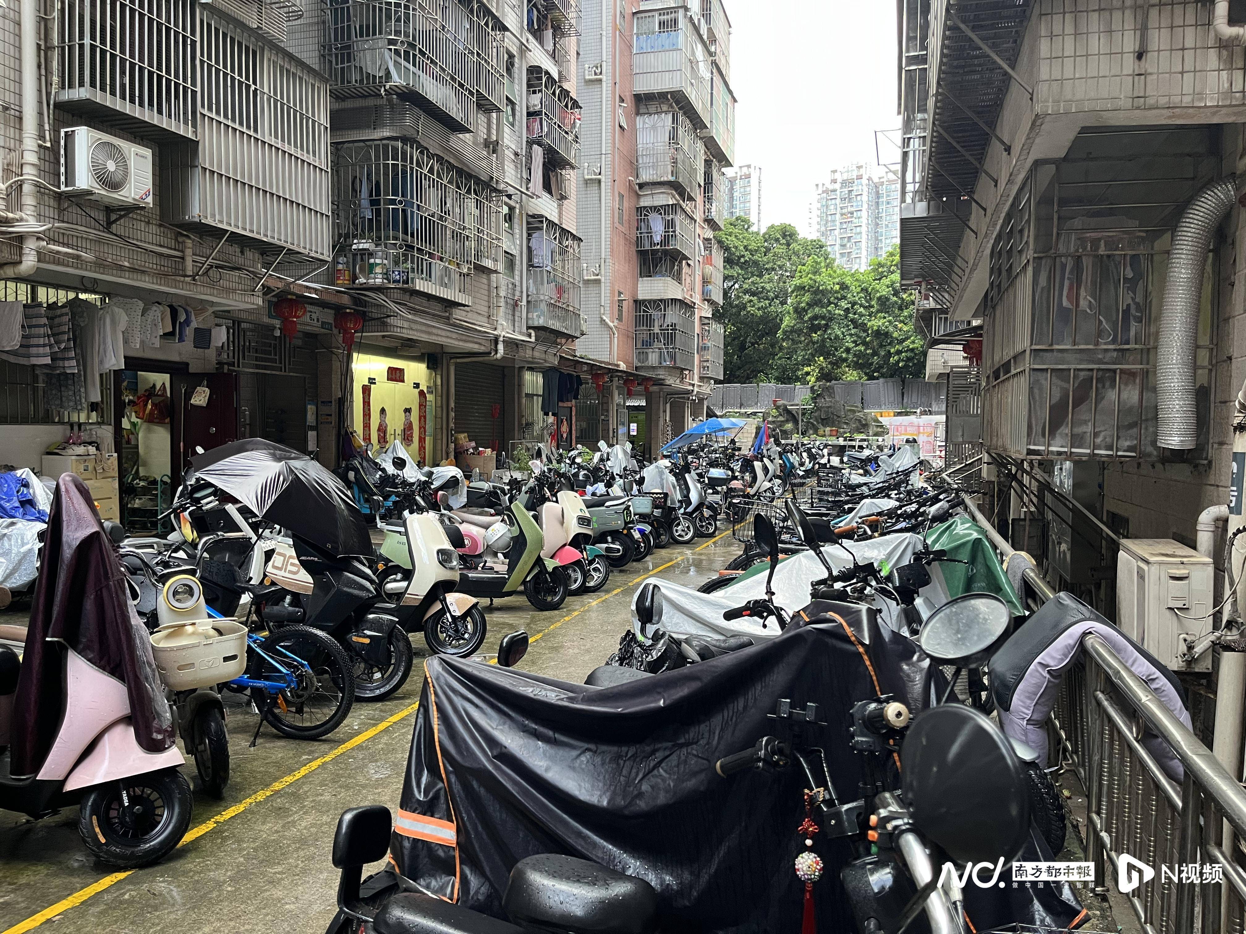 深圳一小区电动车管理引担忧<strong></p>
<p>欧易app</strong>，部门责令整改后，记者实探