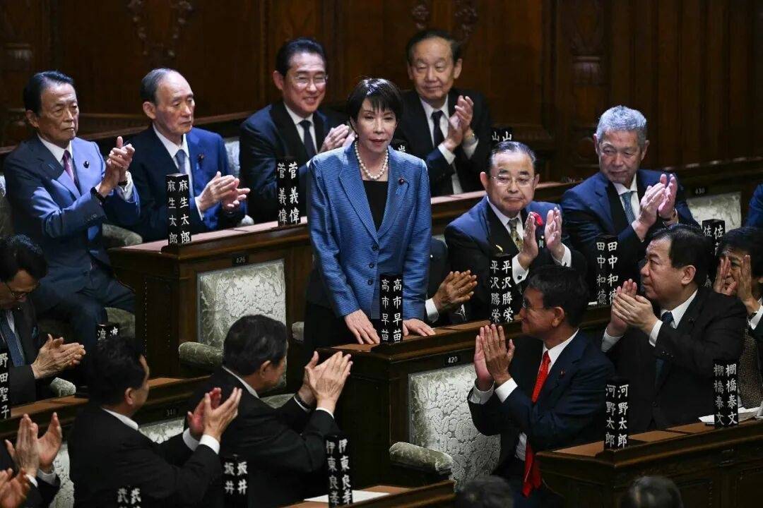 石破茂卸任当天<strong></p>
<p>欧易官网</strong>，离开官邸时笑得合不拢嘴；此前吐槽当首相太累，没多少让人开心的事情