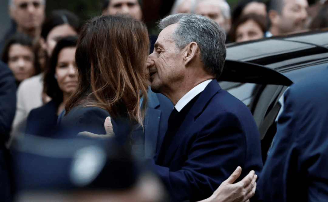 70岁法国前总统萨科齐的“坐牢style”:入狱前密会马克龙<strong></p>
<p>欧易交易平台</strong>,入狱后开始写书