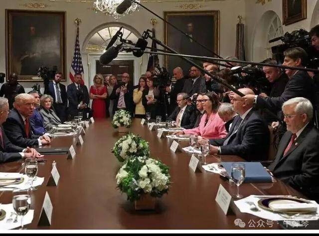 他被特朗普当众羞辱<strong></p>
<p>欧易交易平台</strong>，全场都在哄笑