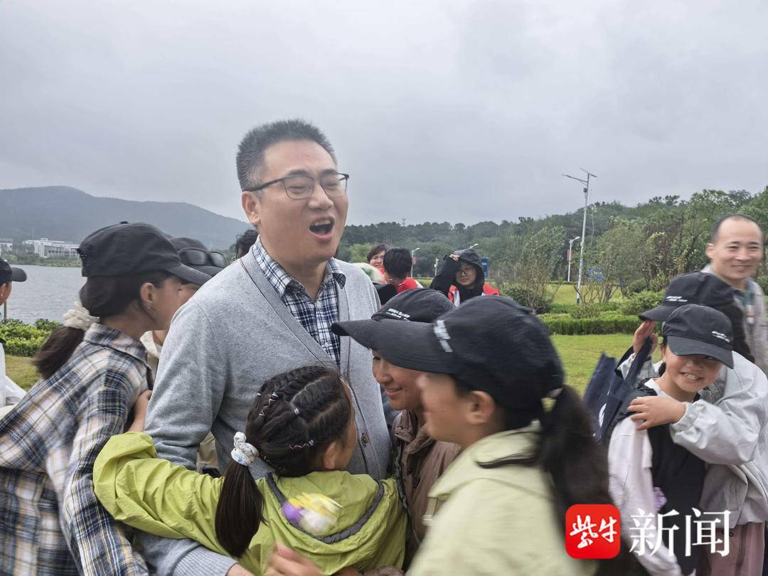 “叔叔是江苏的<strong></p>
<p>欧易交易平台</strong>，将来一定带你们去看看！”镇江警官不忘承诺，四次组织近百名藏区学子来苏研学