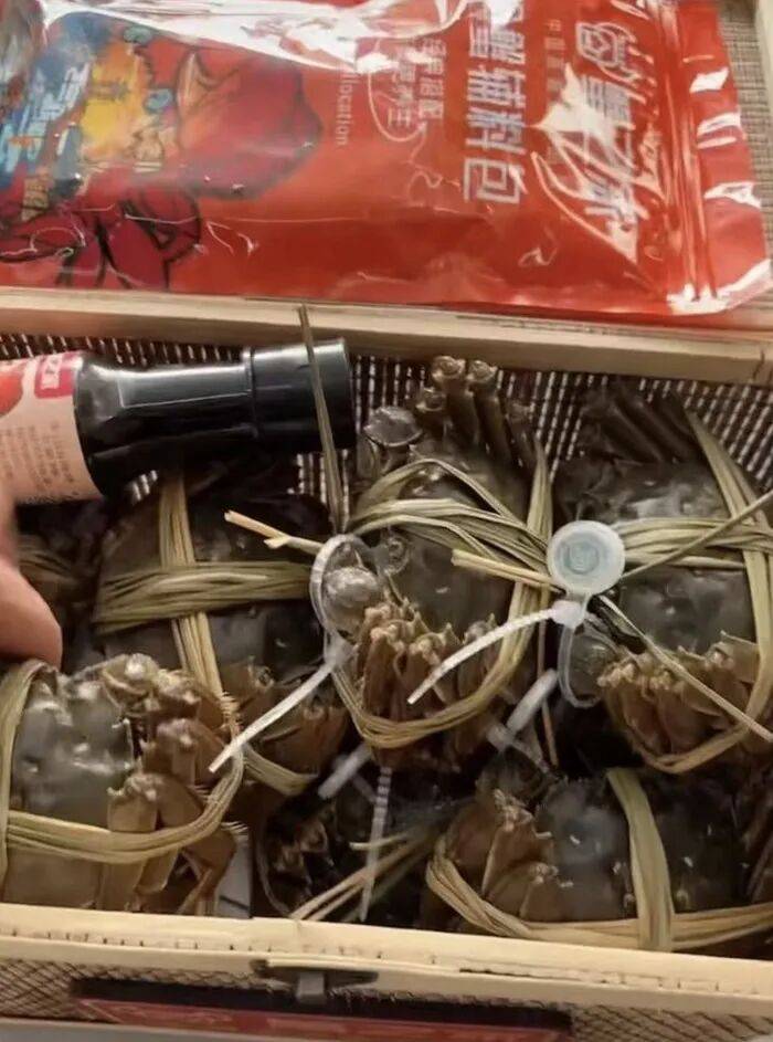 官方回应阳澄湖大闸蟹乱象：对问题企业依法调查跟进<strong></p>
<p>易欧</strong>，加强大闸蟹品牌保护 | 大闸蟹市场调査·追踪报道②