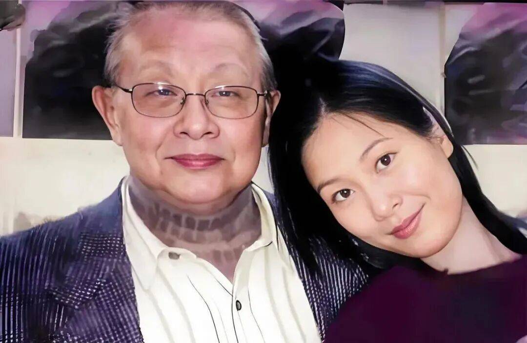 确认了<strong></p>
<p>易欧</strong>！是著名歌手刘若英的爷爷