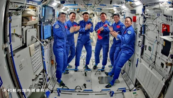 疑似遭空间微小碎片撞击<strong></p>
<p>欧易网页版</strong>，神舟二十号返回任务将推迟进行