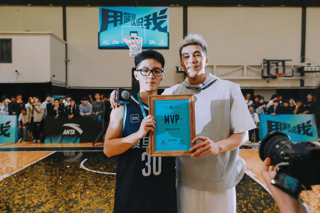 复旦、交大、同济等八大高校集结<strong></p>
<p>欧易okex</strong>，得物App“新生杯”篮球赛首战上海