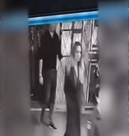 安吉丽娜·朱莉访乌<strong></p>
<p>欧易okex</strong>，保镖被带走