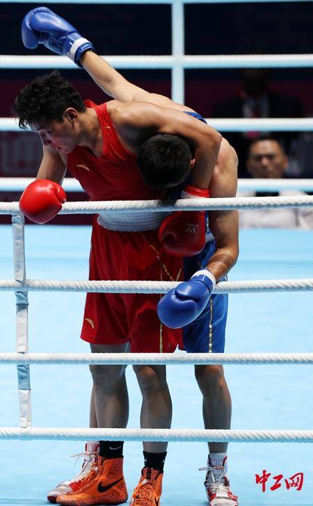 全运会拳击男子80公斤级决赛<strong></p>
<p>欧易更新</strong>，王小保夺冠！