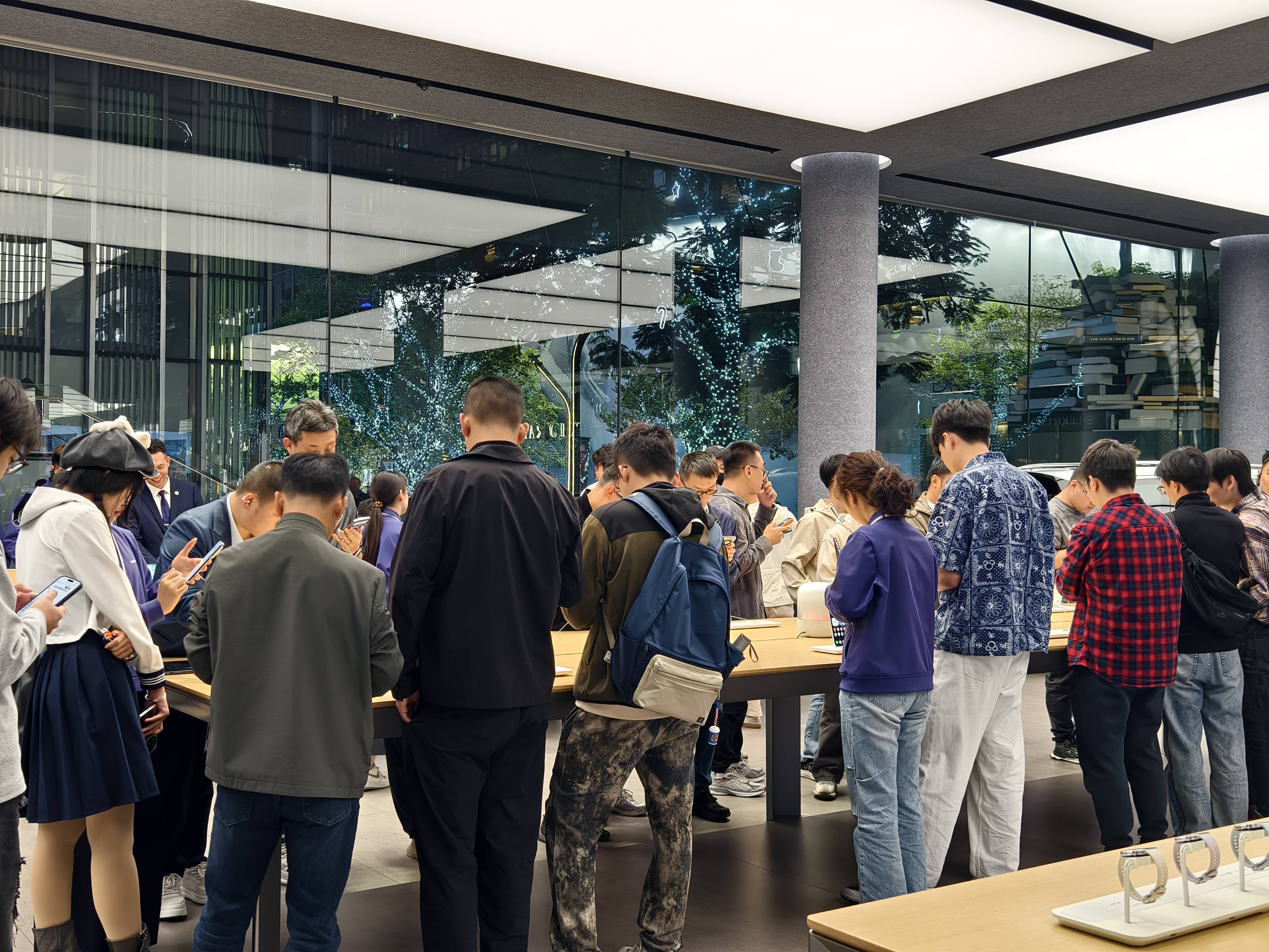 独家｜华为Mate80首批备货30万台左右<strong></p>
<p>欧意</strong>，渠道商称“定价很有魄力”