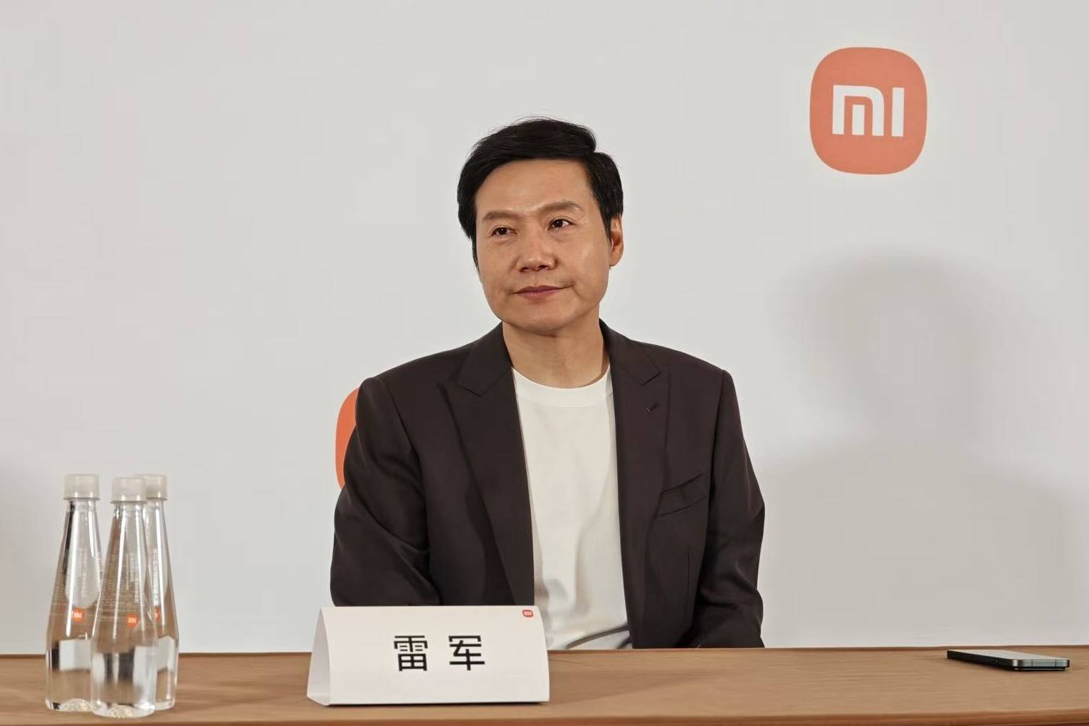 雷军宣布1亿港元增持后<strong></p>
<p>欧意官网</strong>，小米港股美股迎来上涨