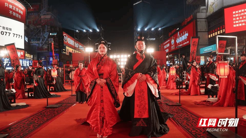 汶川地震被救起的女孩<strong></p>
<p>数字货币交易平台</strong>，17年后和救她的军人结婚了