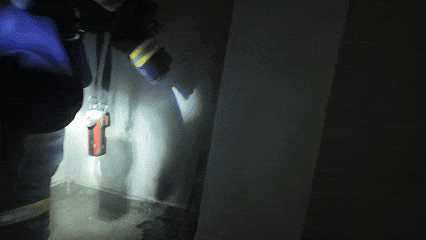 夜晚<strong></p>
<p>数字货币交易平台</strong>，办公楼12层突冒火光！一个动作险酿大祸，监控还原真相