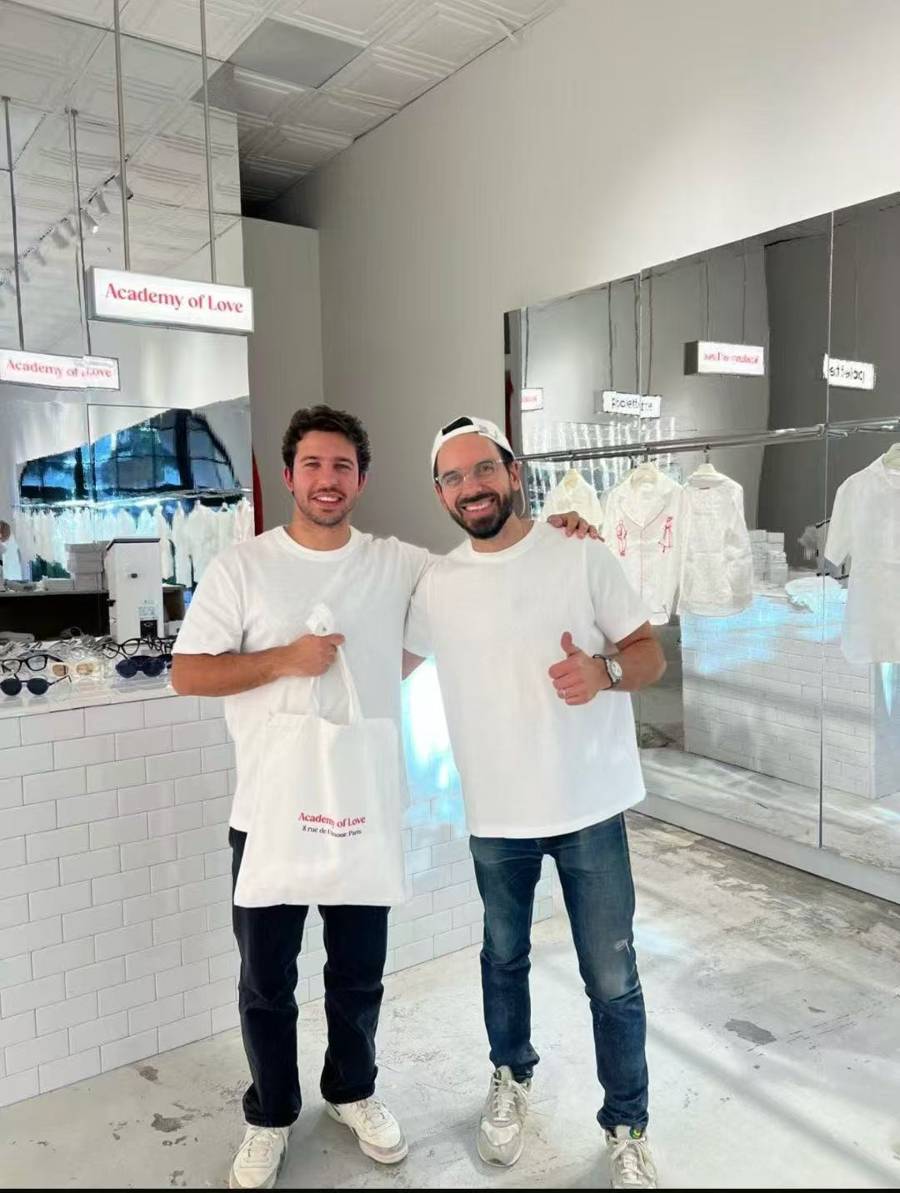 法国人在上海开店<strong></p>
<p>数字货币投资</strong>，只卖白色衣服竟然火了丨上海滩上洋掌柜