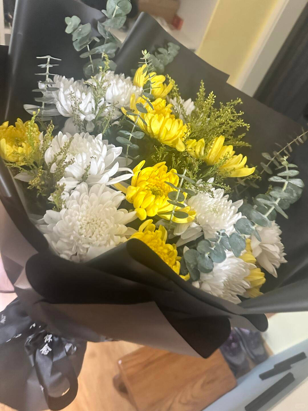 上海高中生买99朵康乃馨为母亲庆生<strong></p>
<p>数字货币交易平台开发</strong>，却收到菊花写着“缅怀逝者”，店家：骑手送错了