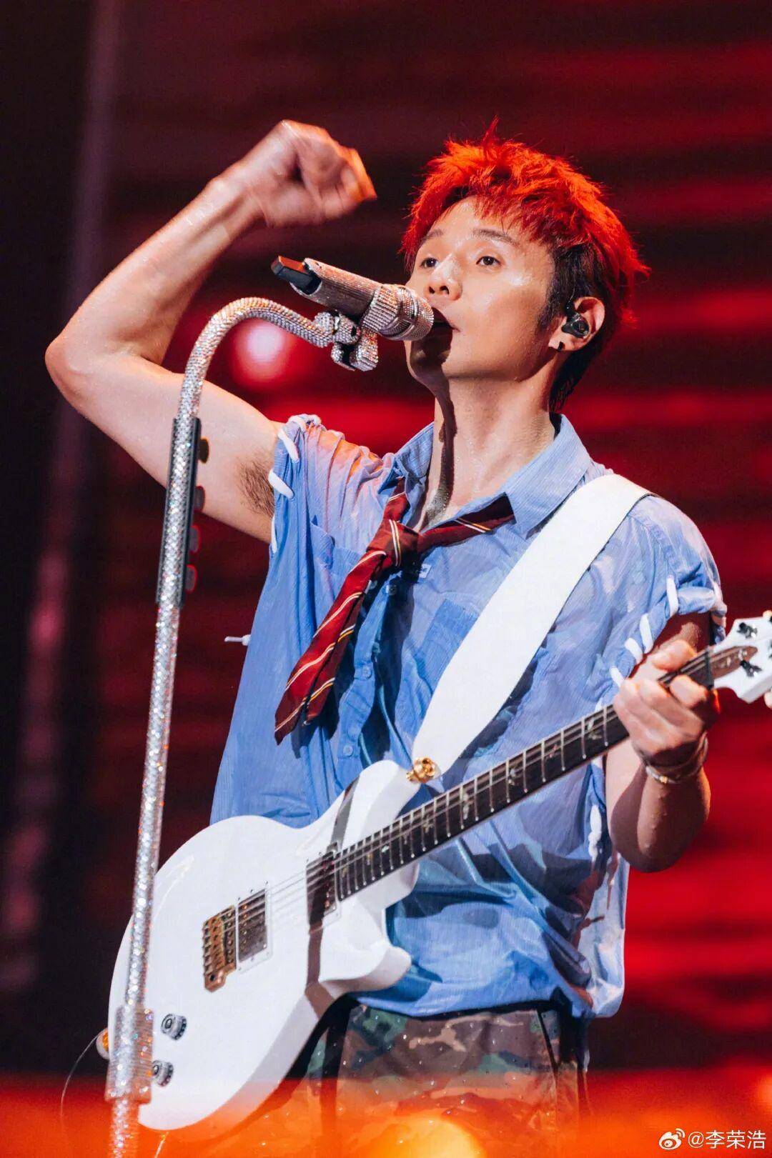 吴向飞喊话李荣浩道歉:未授权唱我的歌;李荣浩火速回应:请列明场次<strong></p>
<p>虚拟货币投资</strong>,若侵权一定赔偿道歉