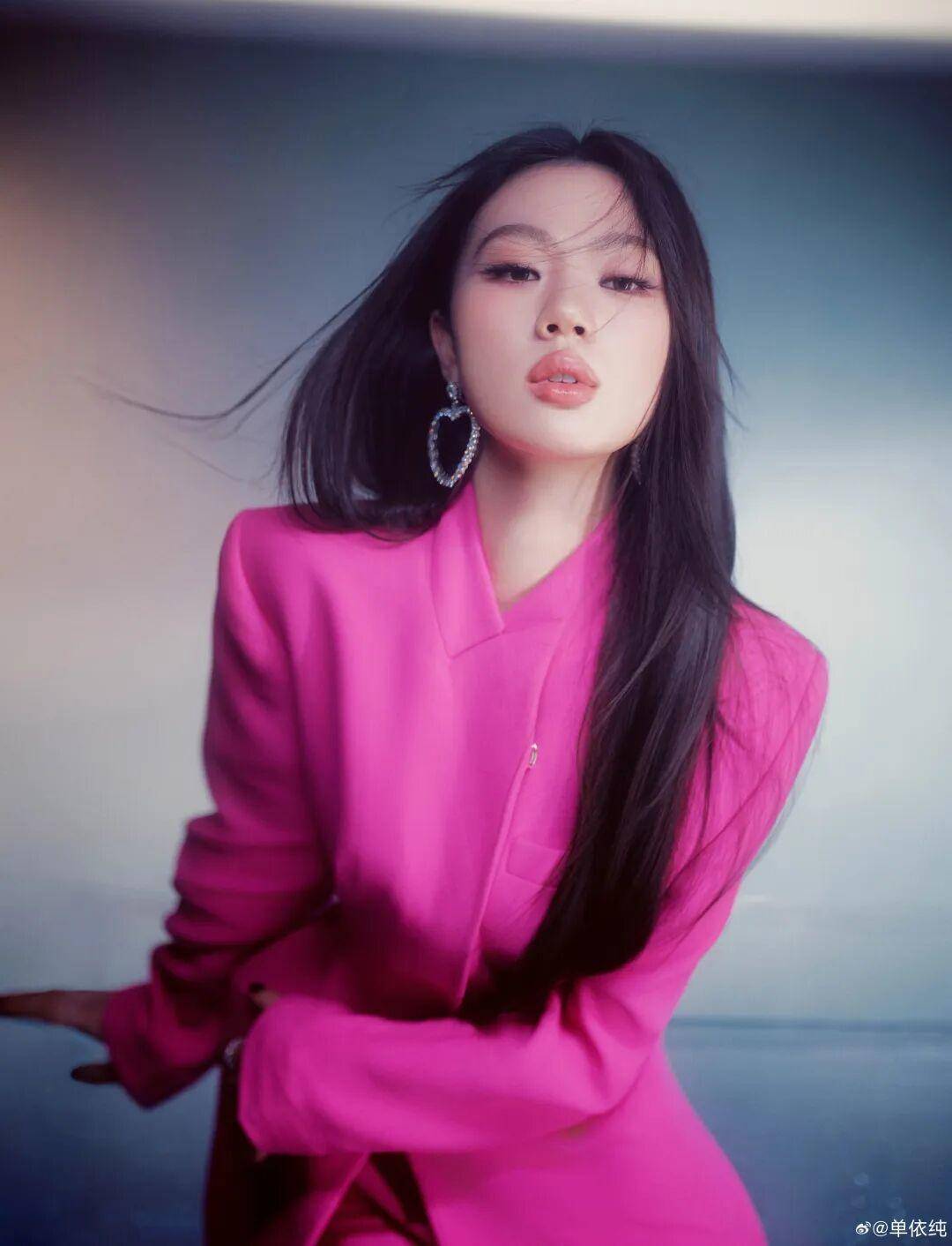 吴向飞喊话李荣浩道歉:未授权唱我的歌;李荣浩火速回应:请列明场次<strong></p>
<p>虚拟货币投资</strong>,若侵权一定赔偿道歉