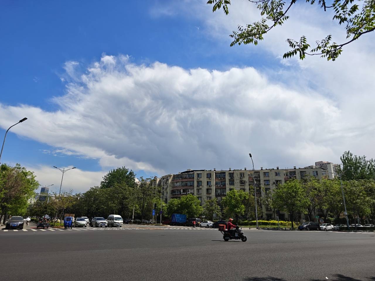 出现“雨幡”奇景<strong></p>
<p>虚拟货币实时行情</strong>,北京今天的云像“天空之城”